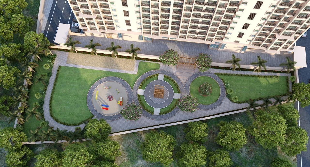 Garden & Amenities